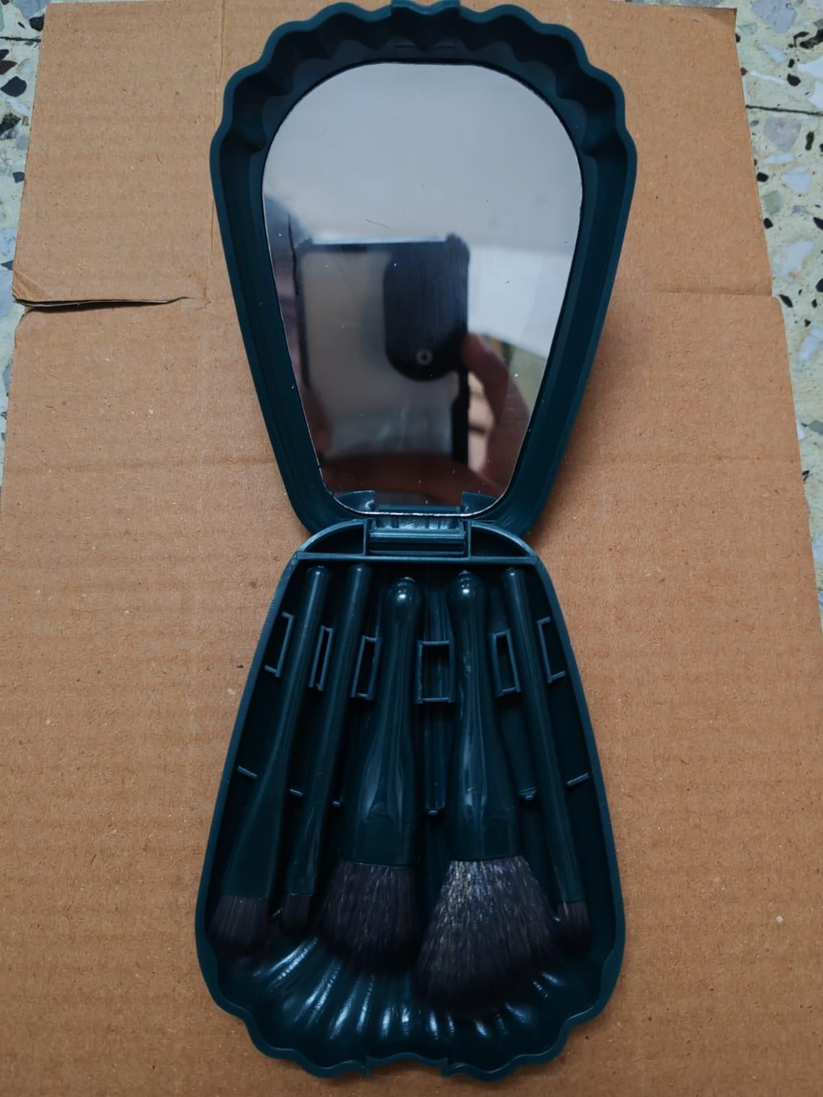 5pcs Soft Bristles with Mirror Case